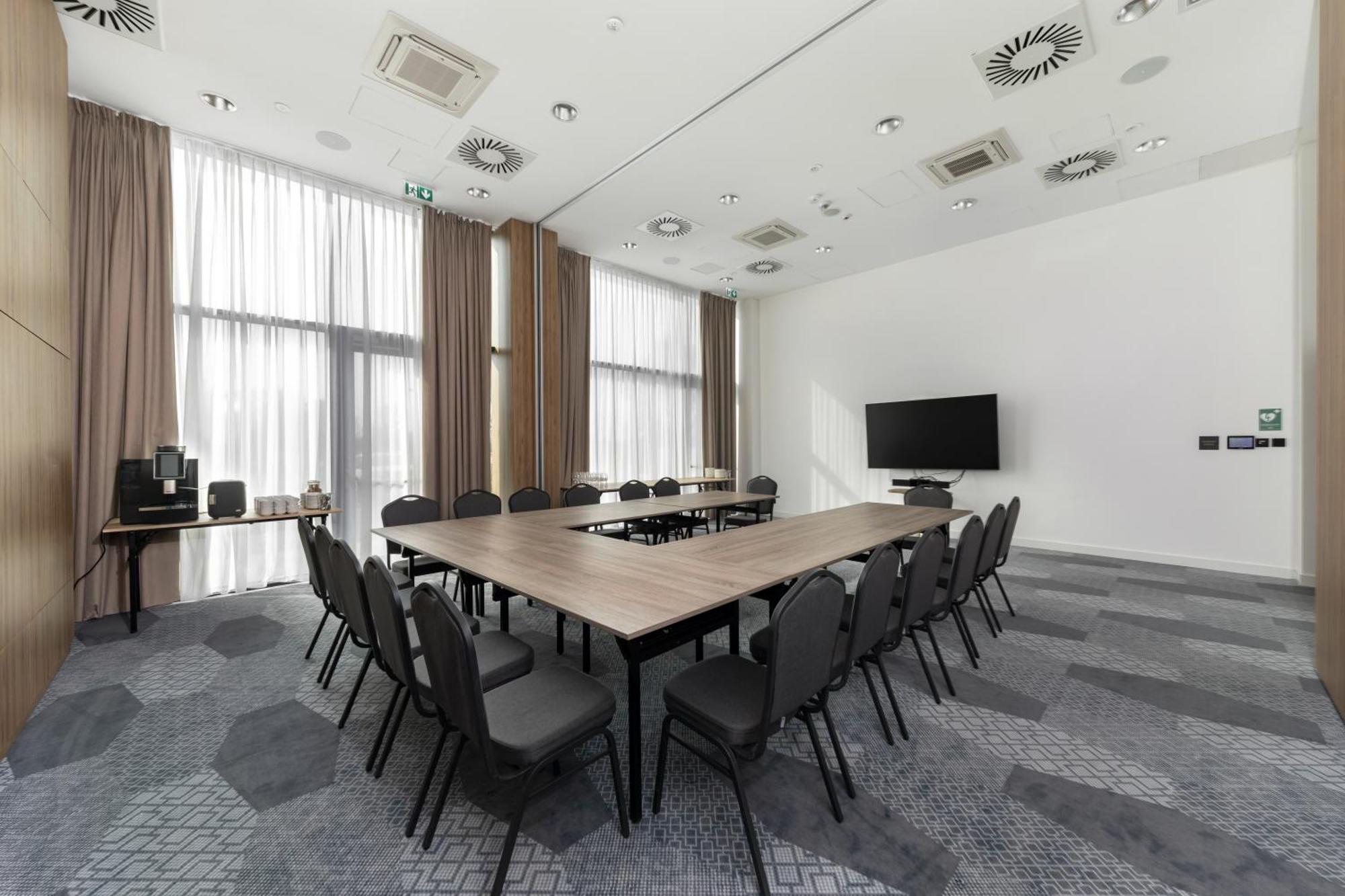 Hampton By Hilton Poznan Swarzedz Hotel Kültér fotó